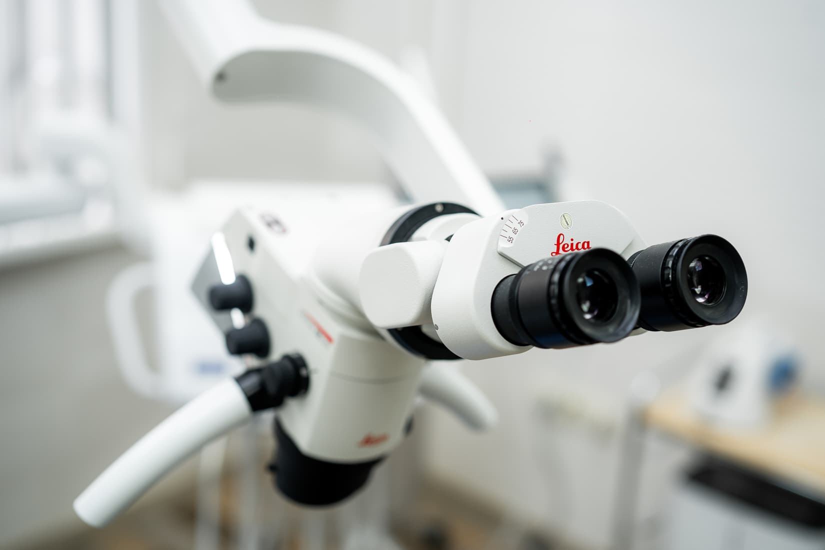 Микроскоп Leica